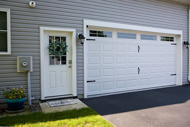 24/7 Emergency Garage Door Panel Replacement experts in Woodbourne, PA